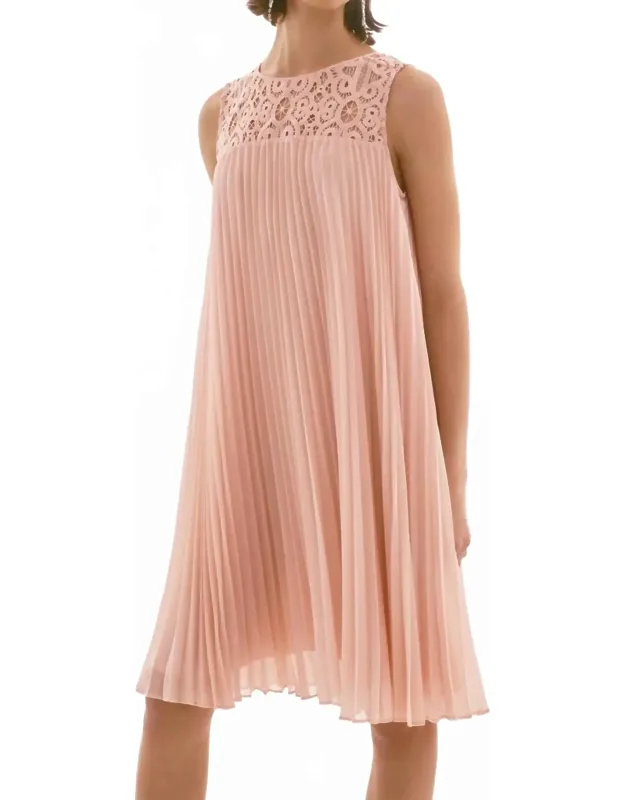 Chiffon & Lace Sleeveless Pleated Dress