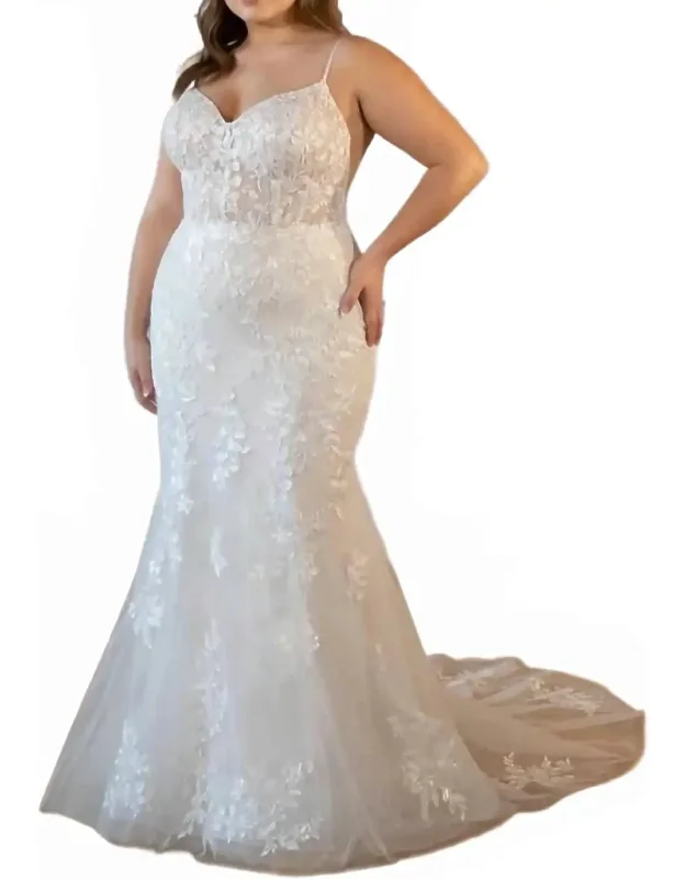 Luxurious Lace Fit-and-flare Wedding Dress