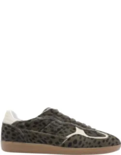 Sneakers Laces Closure Round Toe