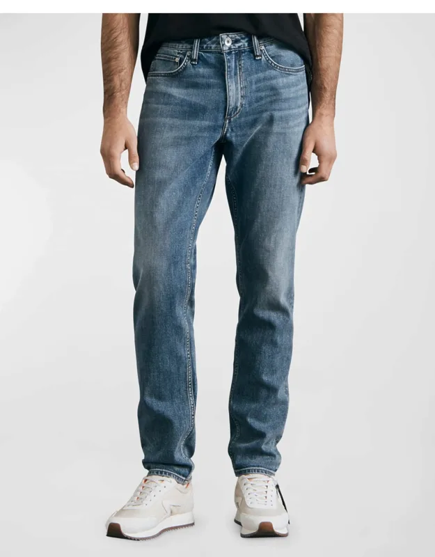Fit 3 Authentic Stretch Jeans