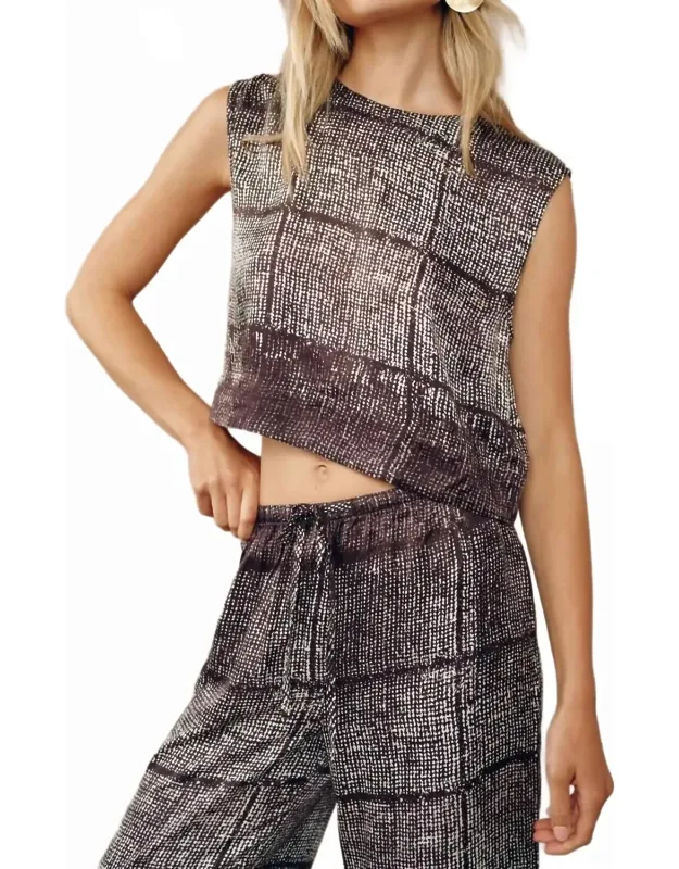 Boxy Button Back Top