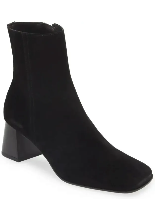 Zoan Boots