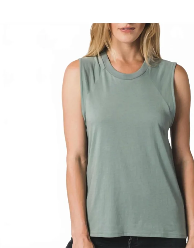 Easy Muscle Tank Top