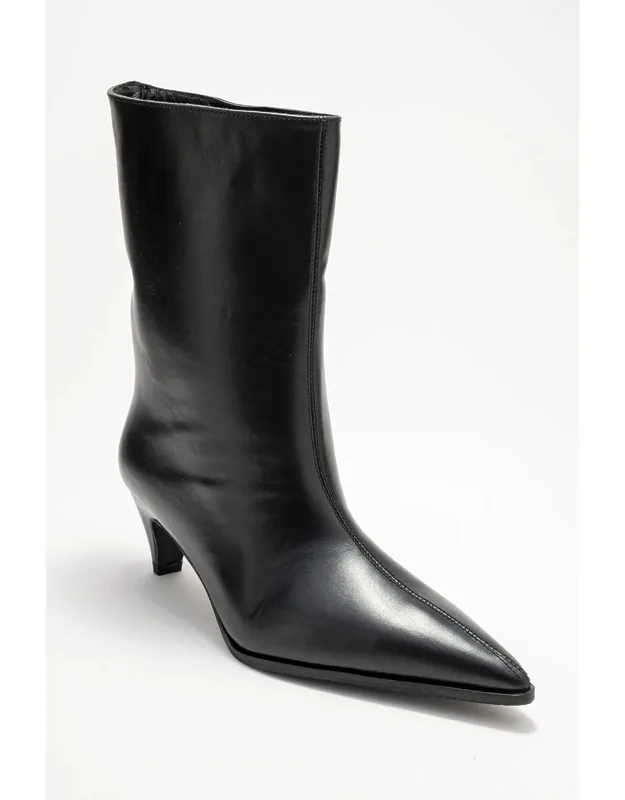 Aleo Leather Pointed Toe Boots