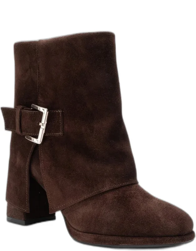 Lore Leather Block Heel Boots