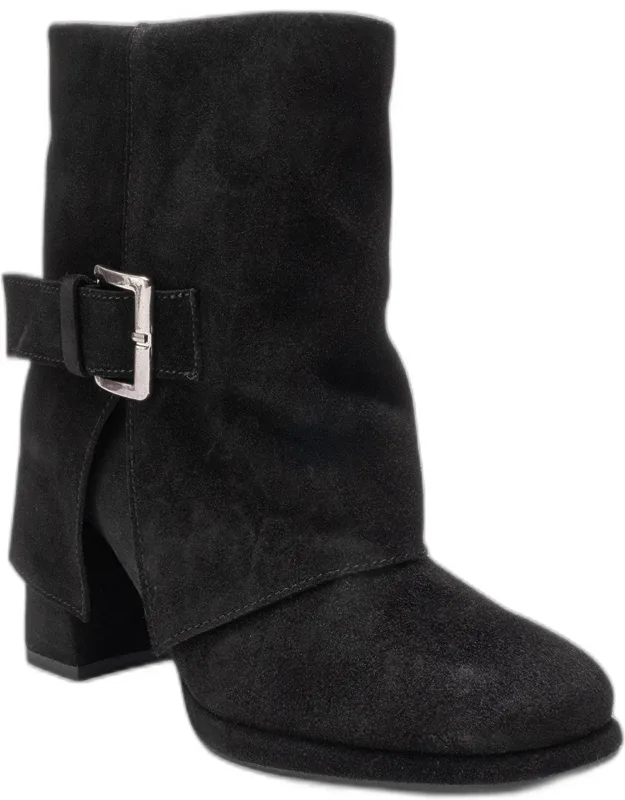 Lore Leather Block Heel Boots