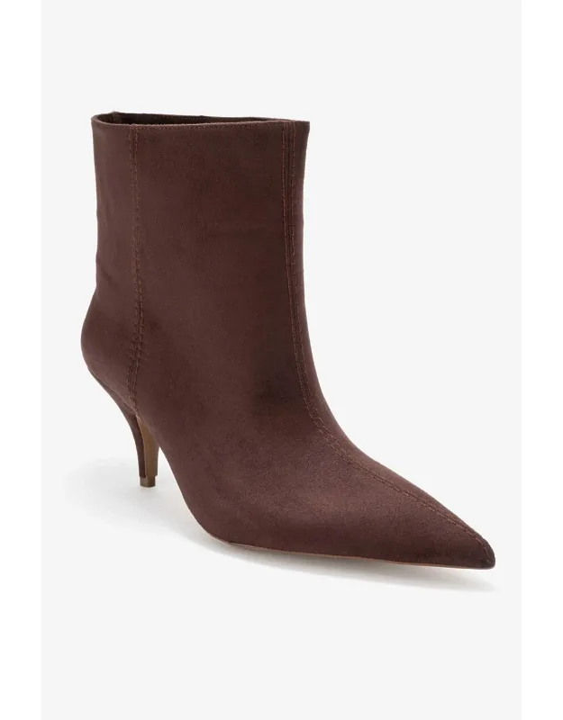 Brivelle Pointed Toe Boots