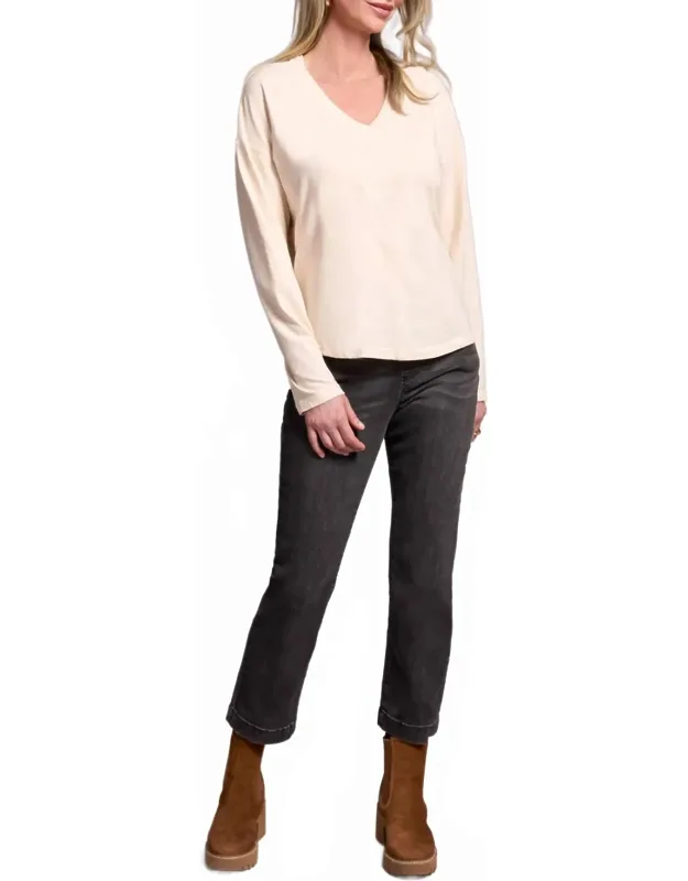 Slub Knit Flatlock V-neck Top