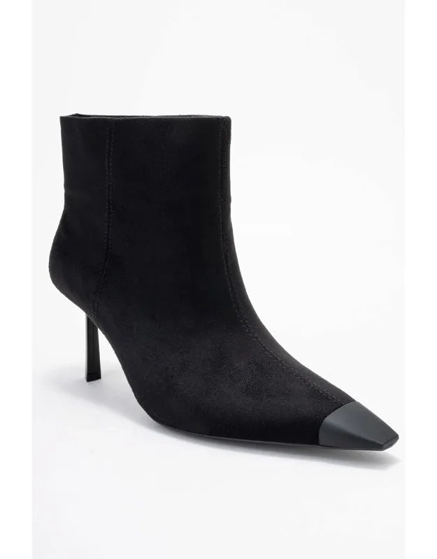 Rassel Pointed Toe Boots