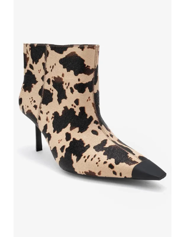 Rassel Pointed Toe Boot