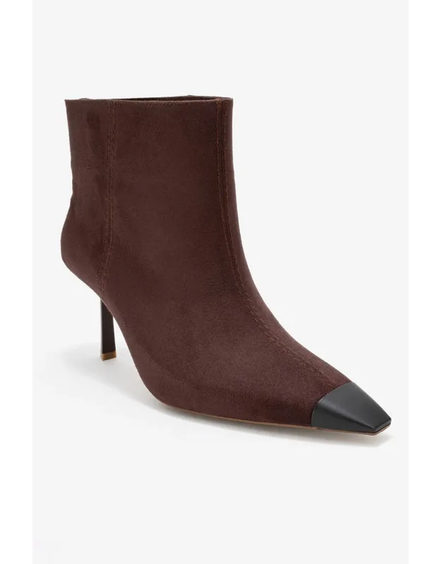 Rassel Pointed Toe Boot