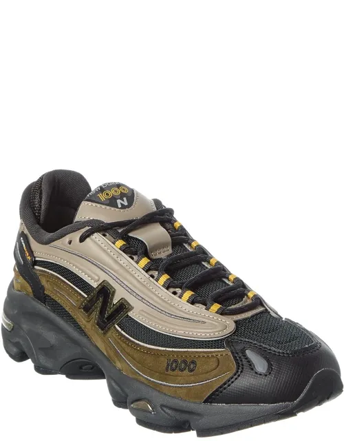 Sneaker In Baroque Gold With Lace-up Closure
