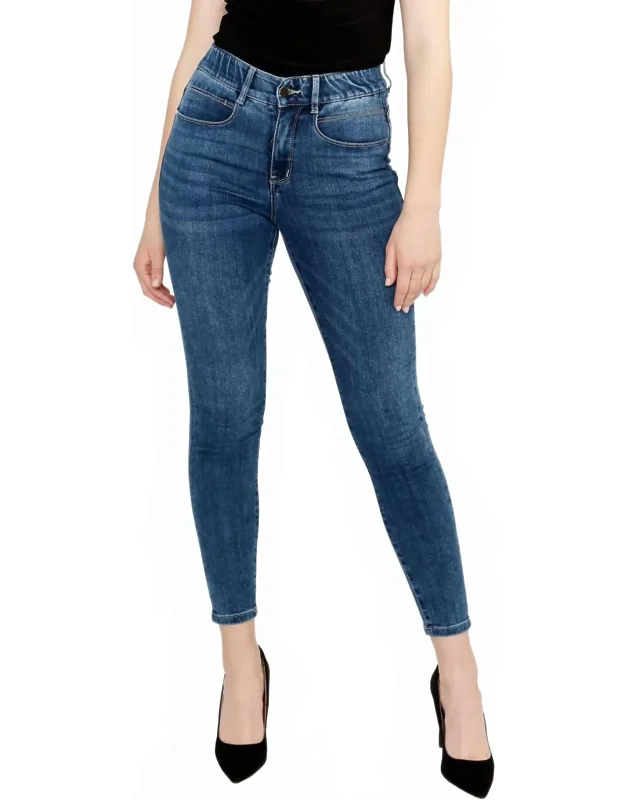 Slim High Rise Jeans