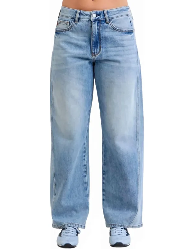 Wilhemina Rigid Magic Twisted Side Seam Jeans