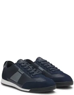 Low-top Trainers