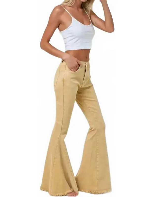 Retro-inspired Flare Jeans