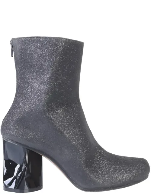 Boots With Crushed Heel