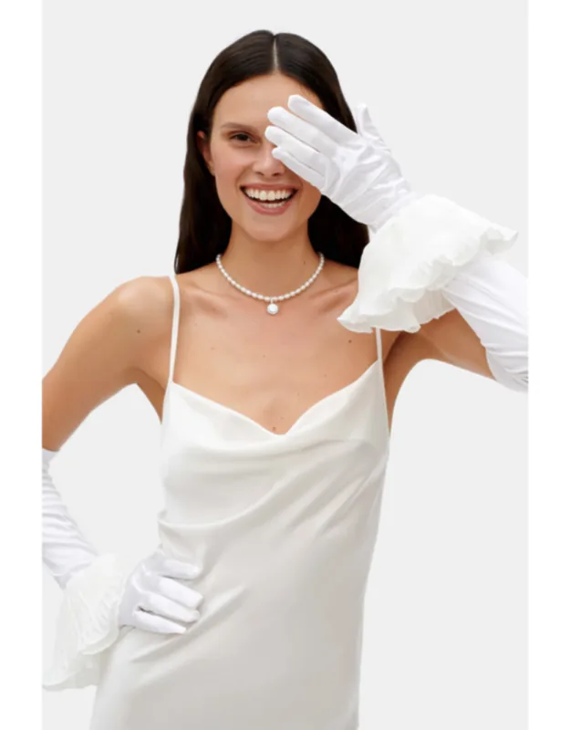 Ruffle Gloves