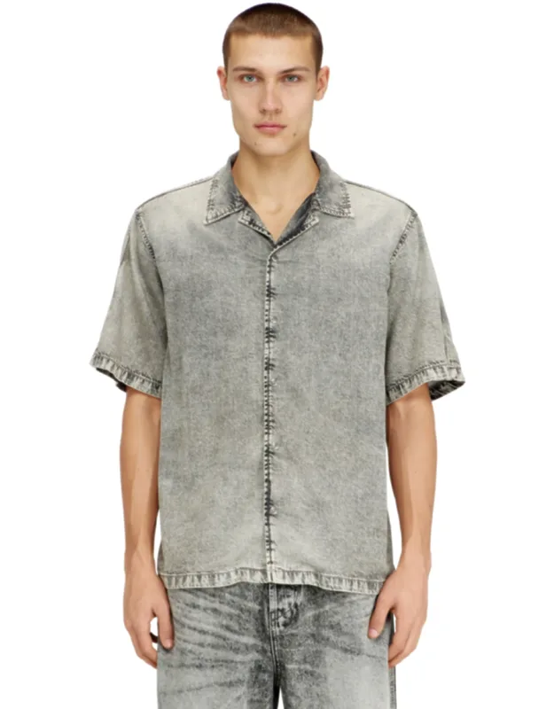 Short-sleeve Shirt In Fluid Treated Denim