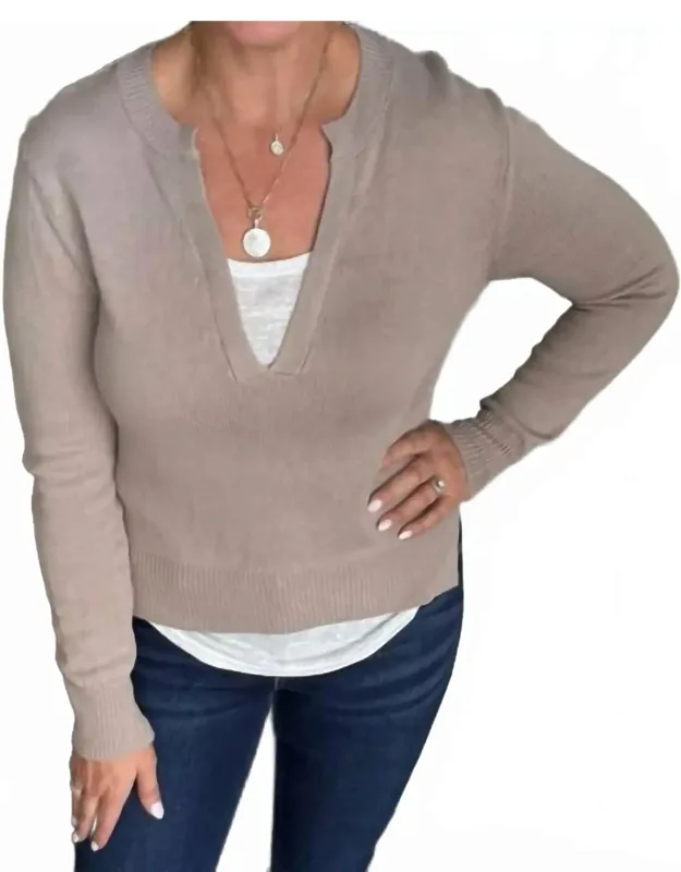 Two-tone V-neck Sweater Top