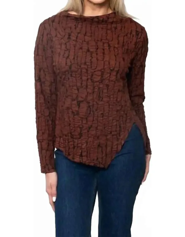 Blister Knit Asymmetrical Hem Top
