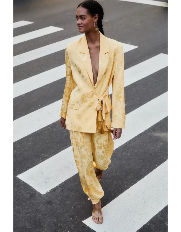 Notched Lapel Front Tie Blazer
