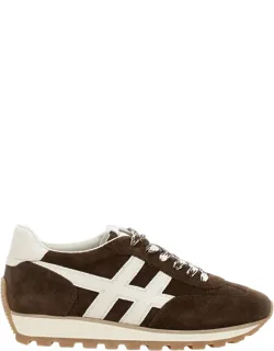 Sneakers With Smooth Finish And Sturdy Sole
