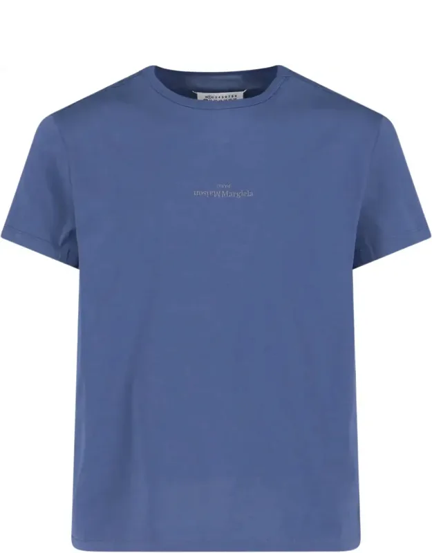 Minimalist T-shirt With Subtle Detailing