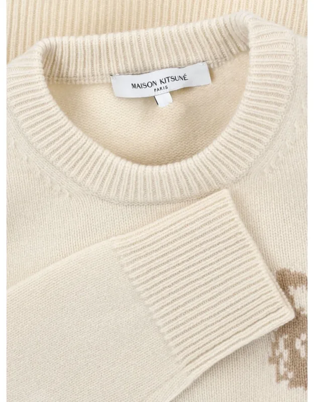 Minimalist Sweater With Design