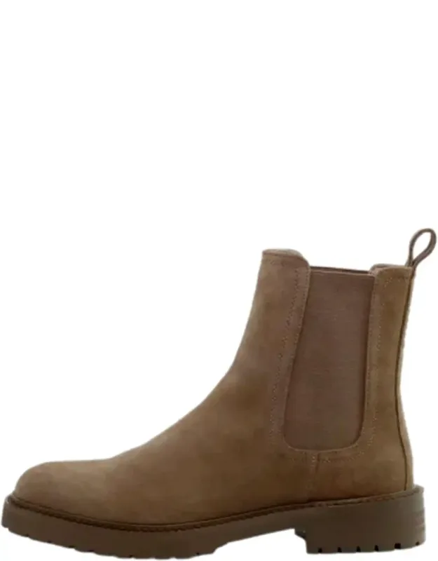 Chunky Chelsea Boots