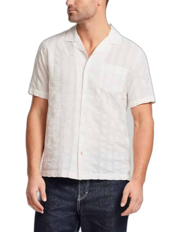 Weatherproof Vintage Traditional Fit Dobby Seersucker Vertical Text Shirt