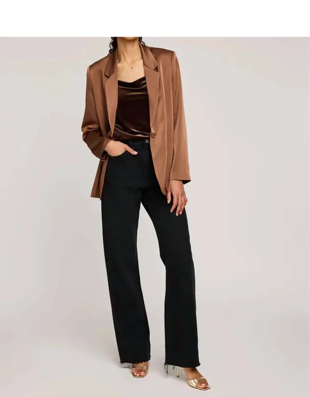 Dione Blazer