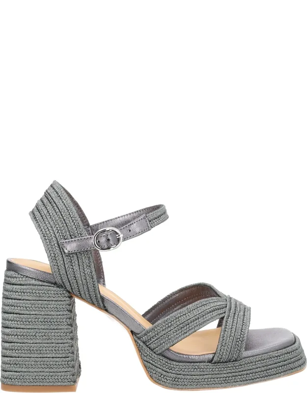 Sandal "valley"