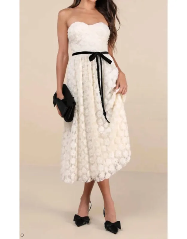Floral Applique Lace Midi Dress