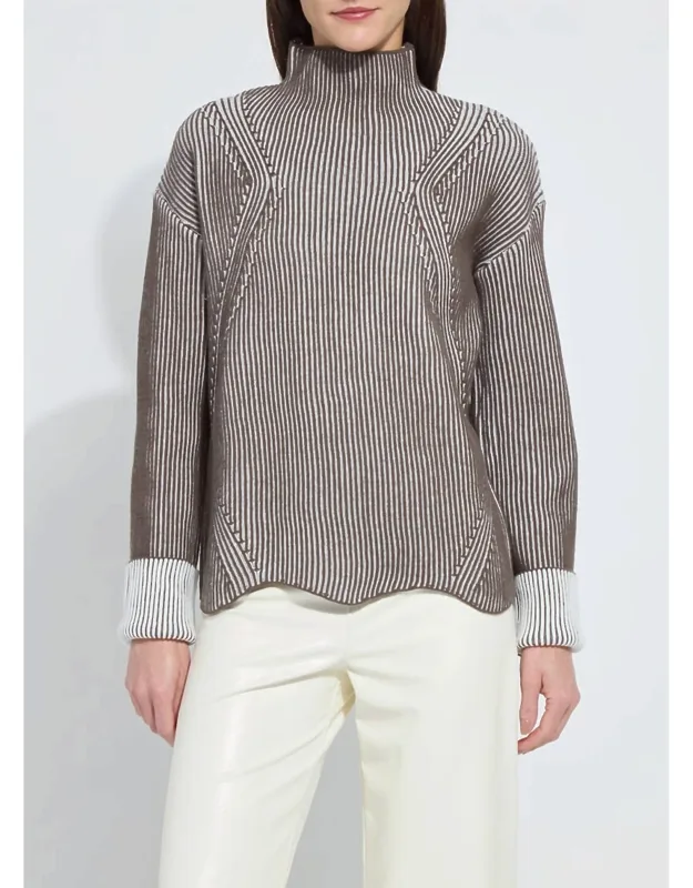 Hyacinth Cozy Rib Scallop Pullover Top