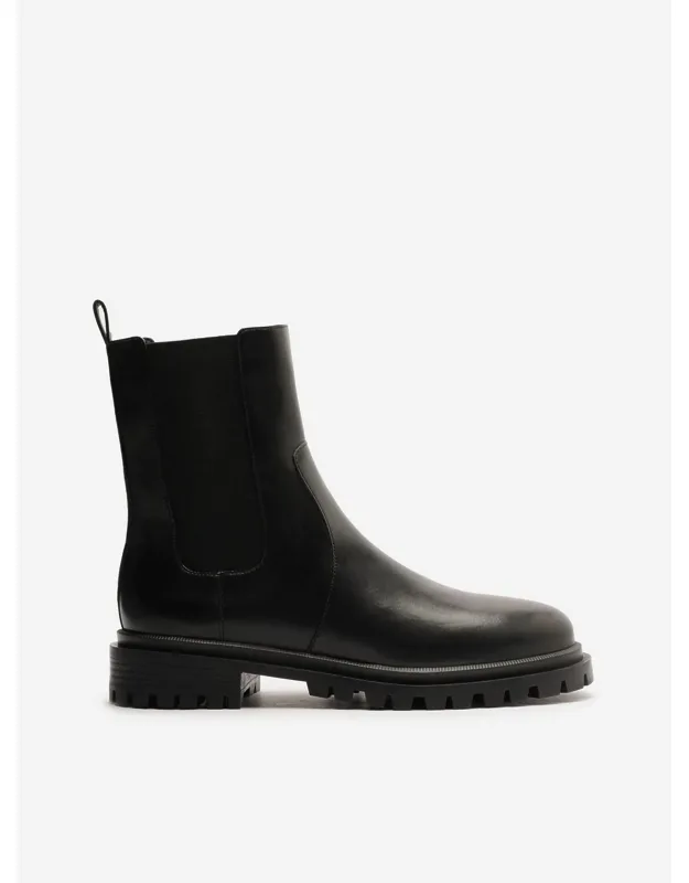 Chelsea Leather Boots