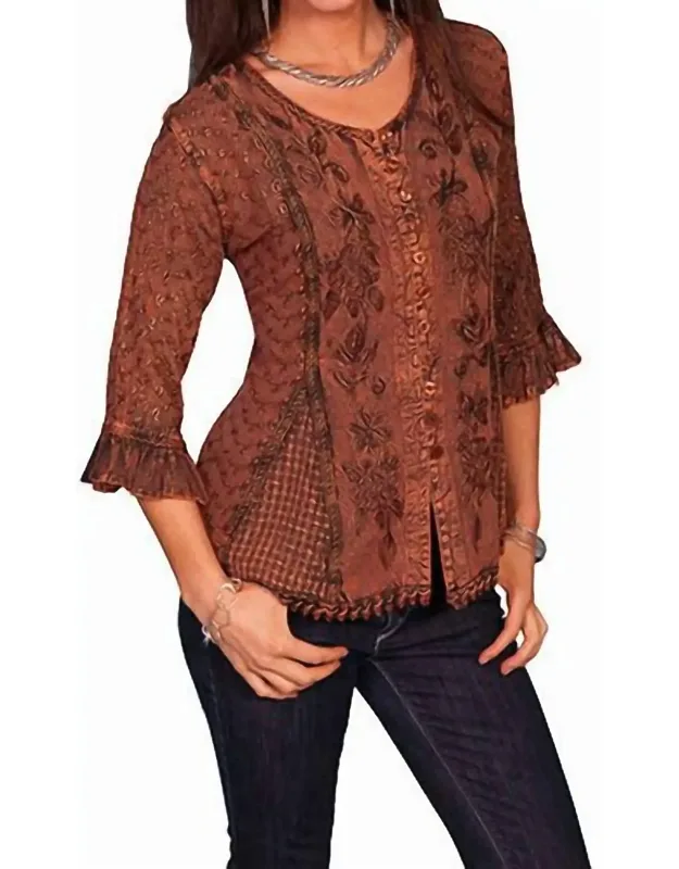 Embroidered 3/4 Sleeve Blouse