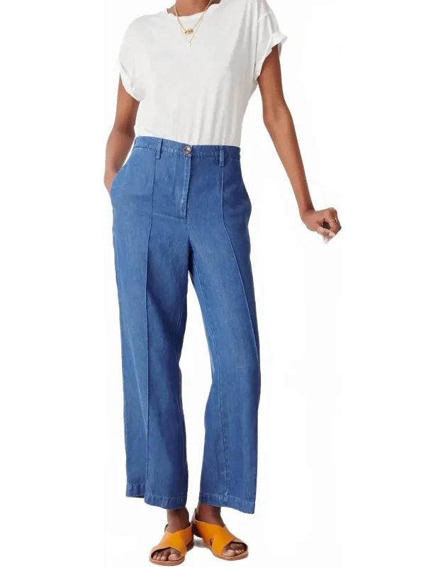 Pleated Straight Pants