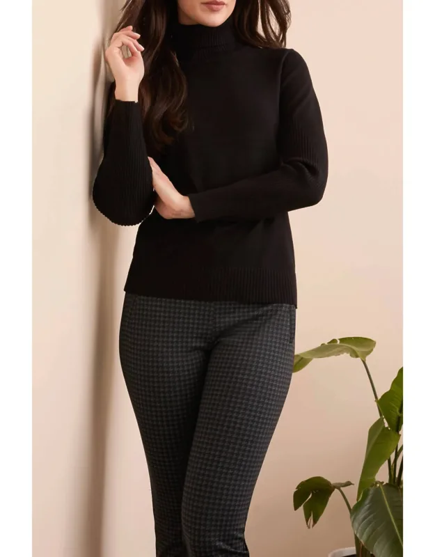 Lightweight Turtleneck Sweater