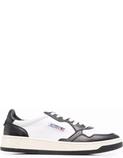 Medalist Low Sneakers