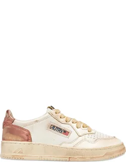Autry Medalist Super Vintage Sneakers With Rubber Sole And Lace-up Fastening
