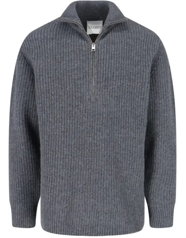 Classic Sweater With Round Neckline