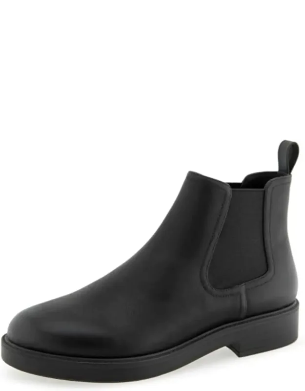 Poshan Boots