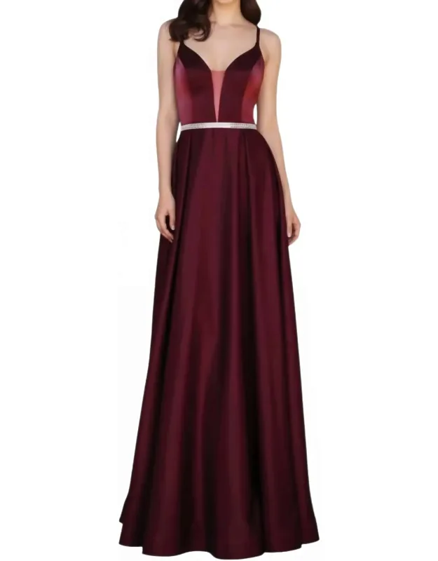Sleeveless V-neck Maxi Dress