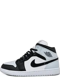 Jordan Air Retro 1 Casual Shoes With Durable Leather Upper And Responsive Air-sole Unit