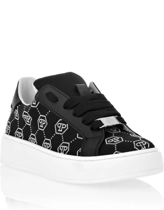 Satin Lo-top Sneakers