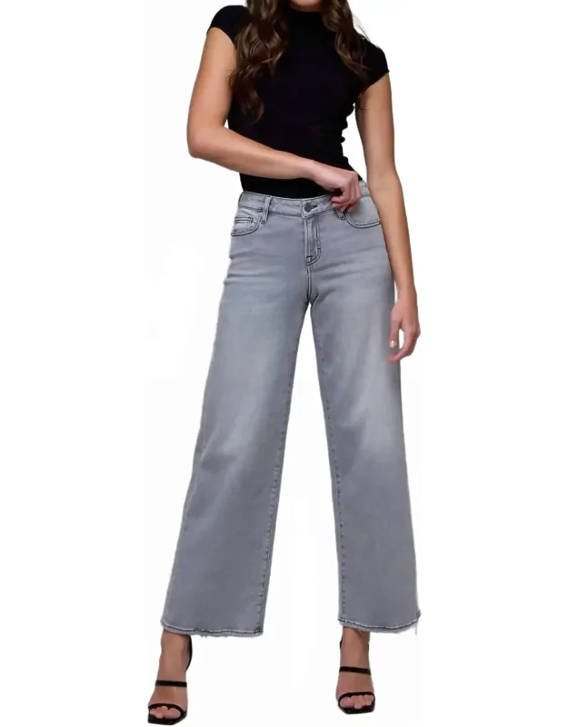 Mid Rise Wide Leg Jeans