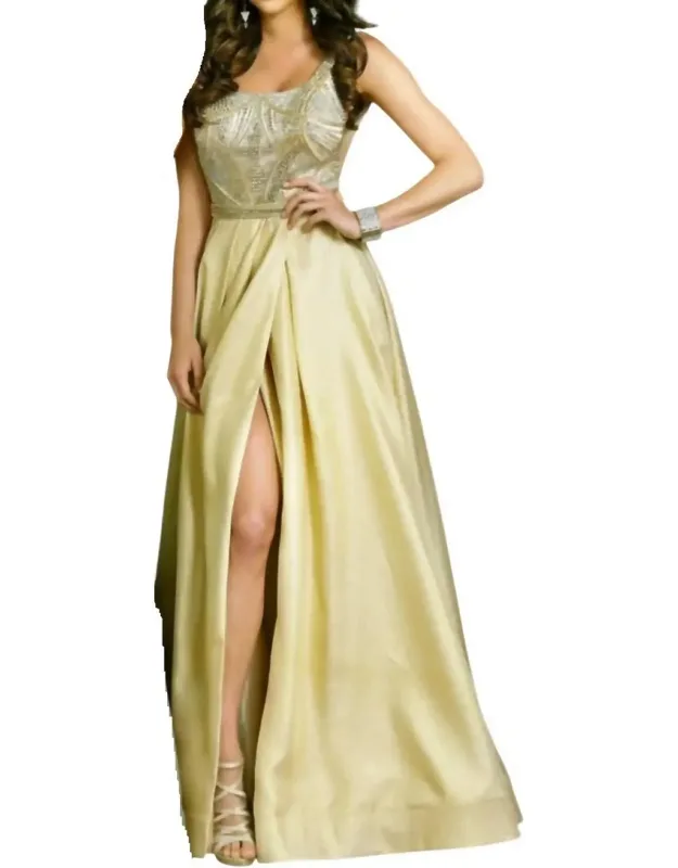 Elegant Shimmery Sleeveless Evening Dress