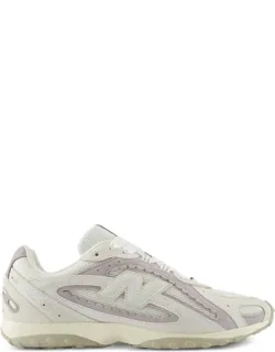 204l Sneakers With Textured Finish And Panelled Design