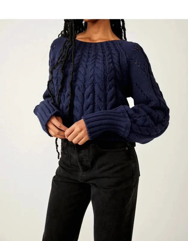 Sandre Pullover Top